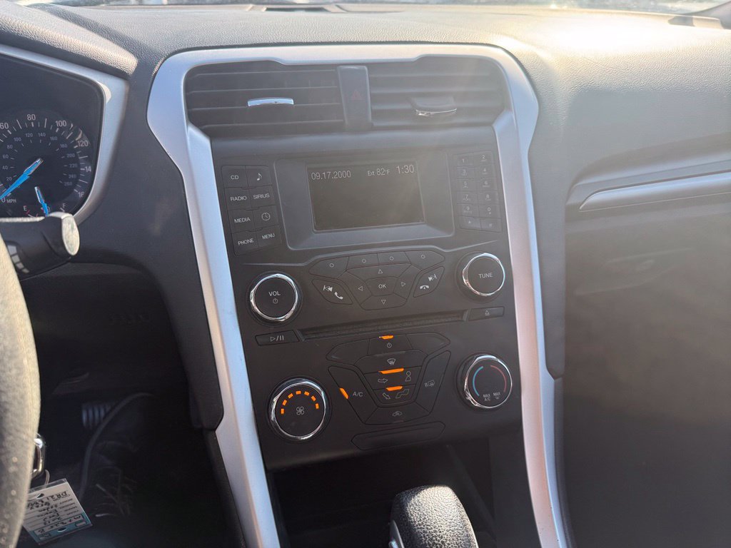 Used 2013 Ford Fusion SE FWD image 8