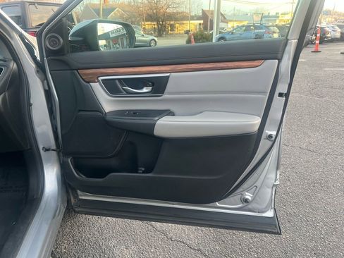Used 2018 Honda CR-V Touring image 32