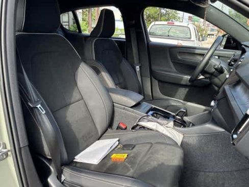 Used 2023 Volvo C40 P8 Recharge Plus w/ Climate Package AWD/4WD image 8