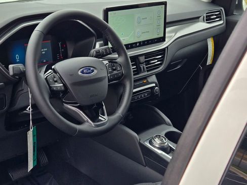 Used 2024 Ford Escape SE image 24