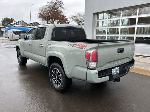 Used 2023 Toyota Tacoma TRD Sport w/ TRD Premium Sport Package image 3