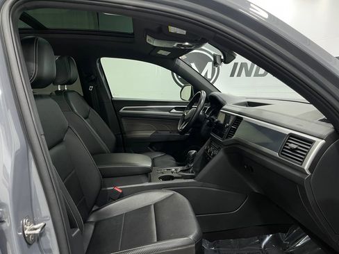 Used 2021 Volkswagen Atlas Cross Sport SE w/ Panoramic Sunroof Package image 31