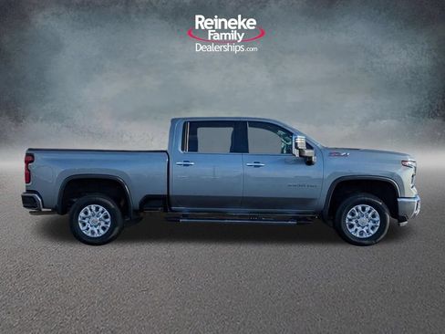 Used 2024 Chevrolet Silverado 2500 LTZ AWD/4WD image 4