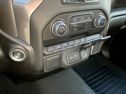 Used 2022 Chevrolet Silverado 1500 Custom image 23