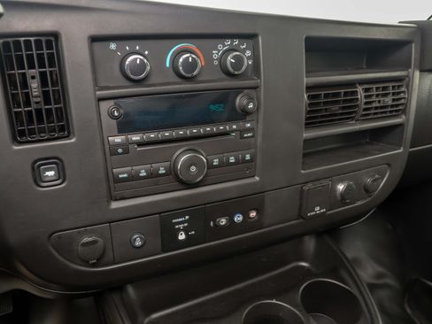 Used 2017 Chevrolet Express 3500 LS RWD image 18