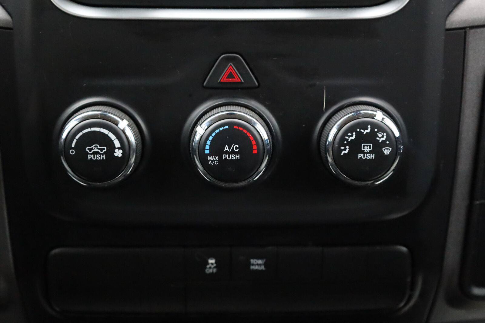Used 2015 RAM 1500 Express RWD image 39