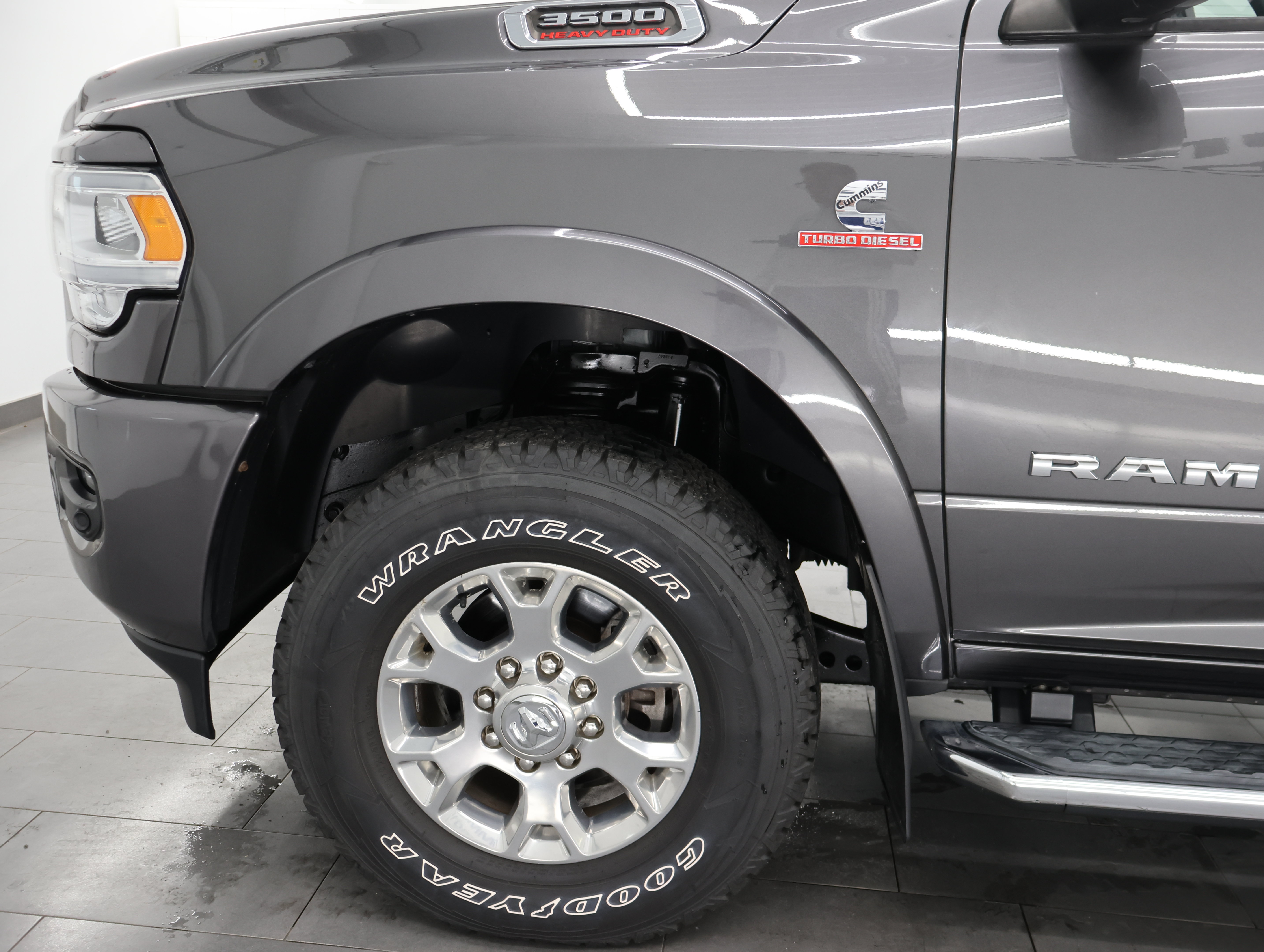 Used 2019 RAM 3500 Laramie AWD/4WD image 32