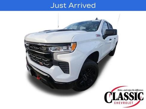 Used 2025 Chevrolet Silverado 1500 LT Trail Boss w/ Convenience Package II image 5