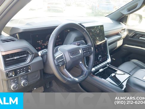 Used 2025 GMC Yukon XL Denali AWD/4WD image 6