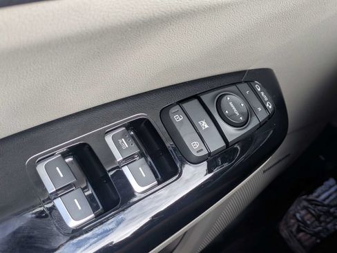Used 2022 Kia Sportage EX w/ EX Technology Package FWD image 25