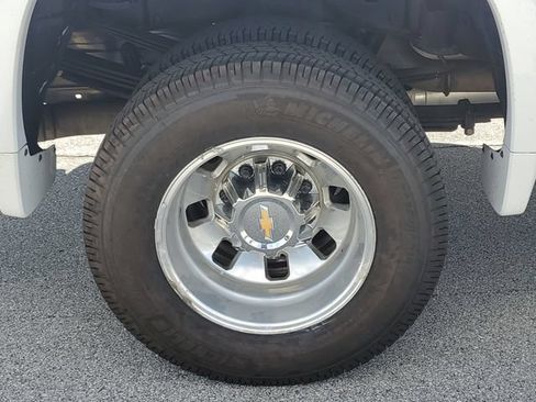 Used 2024 Chevrolet Silverado 3500 High Country w/ High Country Premium Package AWD/4WD image 7