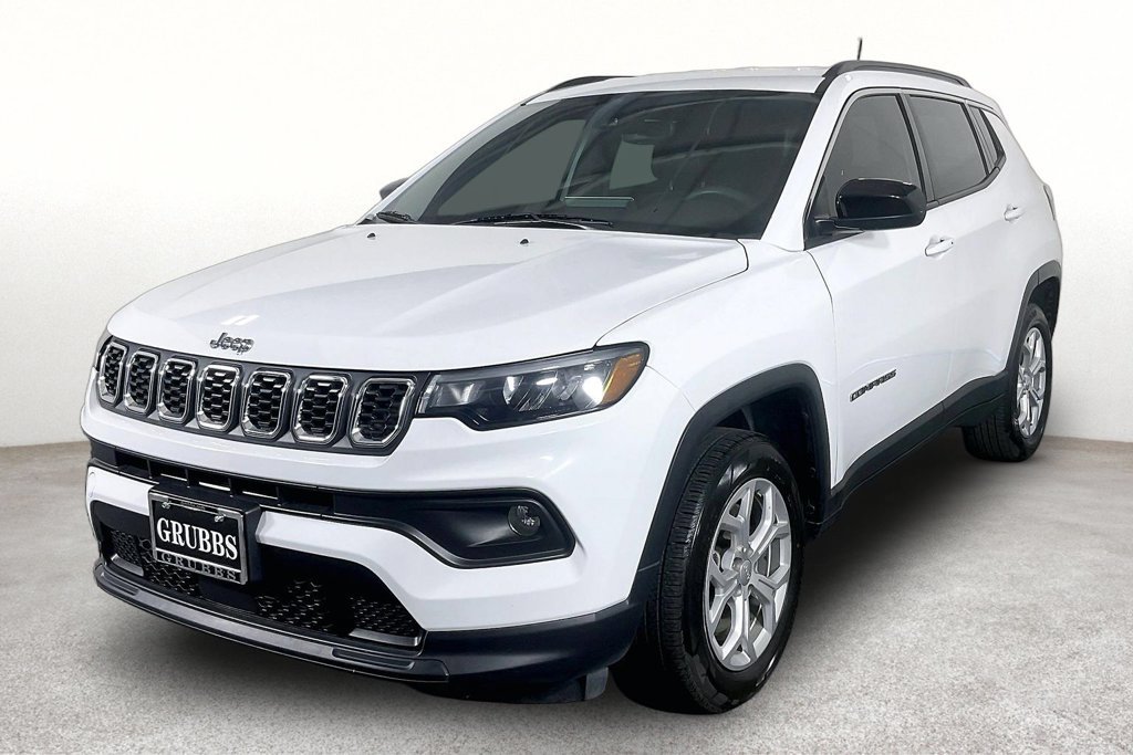 Used 2024 Jeep Compass Latitude AWD/4WD image 13