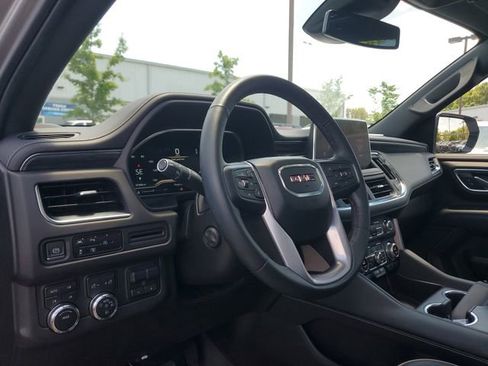 Used 2023 GMC Yukon XL SLT w/ SLT Premium Package AWD/4WD image 23