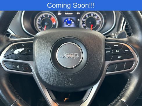 Used 2019 Jeep Cherokee Limited image 24