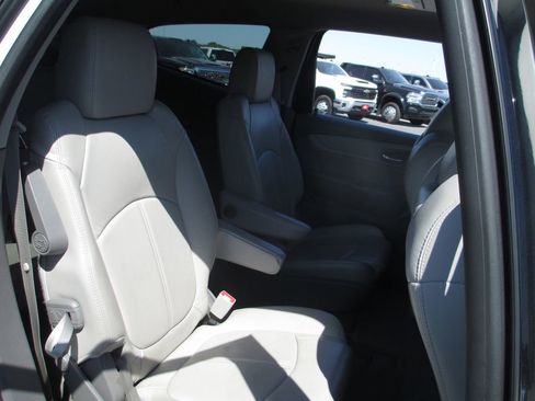 Used 2015 Chevrolet Traverse LT FWD image 24
