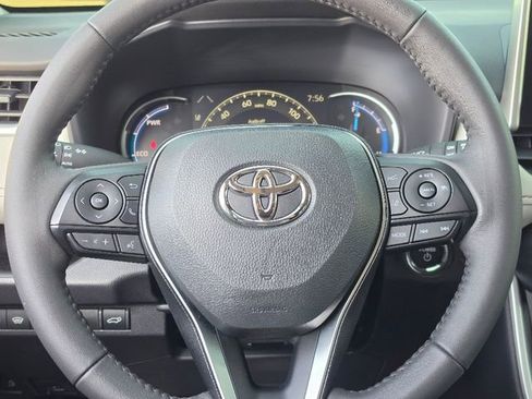 Used 2025 Toyota RAV4 XLE w/ Convenience Package AWD/4WD image 28