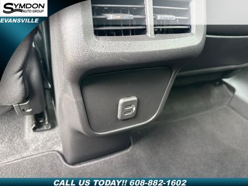 Used 2024 GMC Terrain SLE image 9