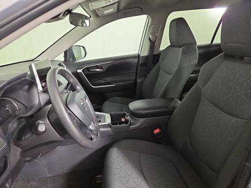 Used 2025 Toyota RAV4 XLE AWD/4WD image 13