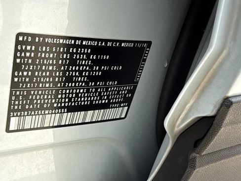 Used 2019 Volkswagen Tiguan SE FWD image 43