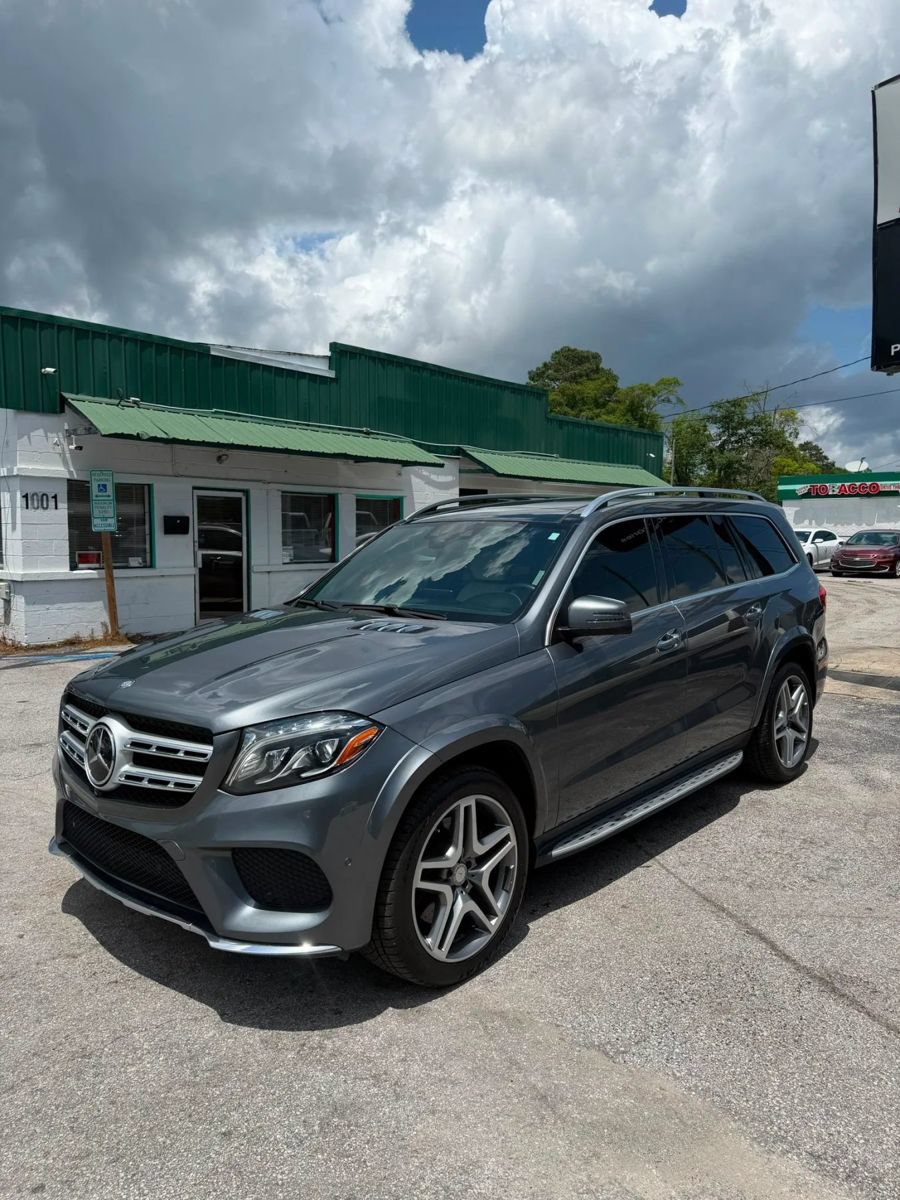 Used 2017 Mercedes-Benz GLS 550 4MATIC image 3