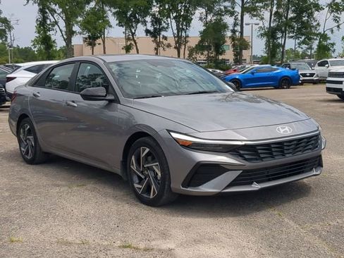 New 2025 Hyundai Elantra Sport image 3