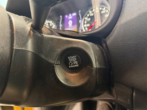 Used 2017 Jeep Renegade Sport w/ Power & Air Group image 29