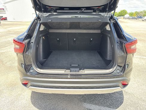 Used 2025 Chevrolet Trax LT FWD image 20