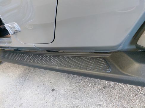 Used 2020 Jeep Gladiator Overland image 42