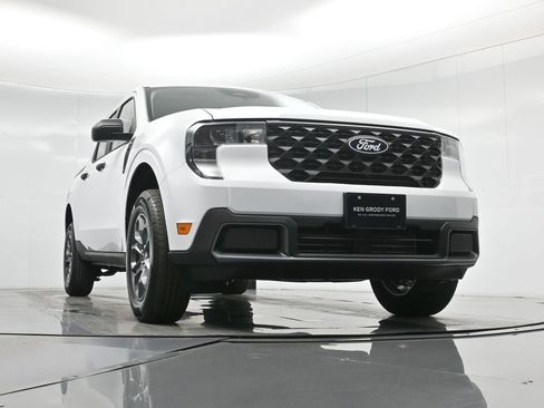 New 2026 Ford Maverick XLT image 44