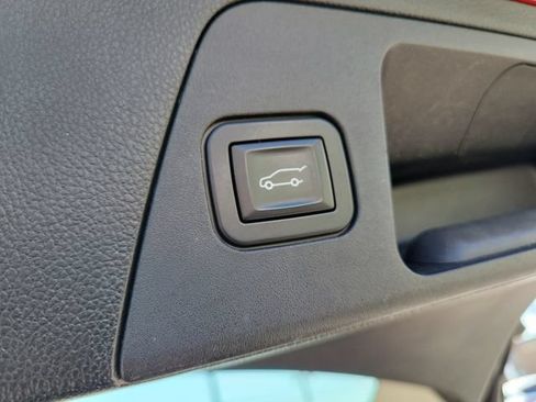 Used 2019 Buick Envision Essence FWD image 8
