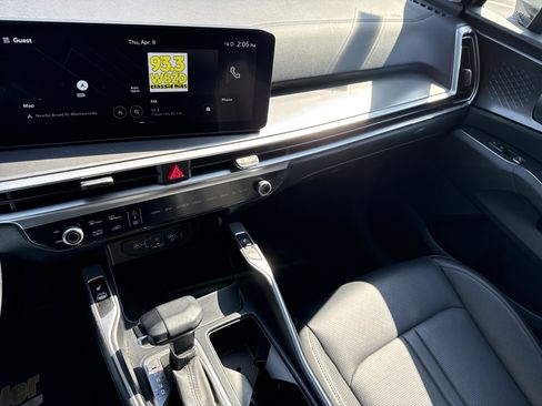 Used 2024 Kia Sorento S w/ Panoramic Sunroof Package image 23