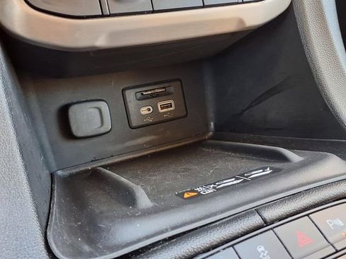 Used 2022 GMC Acadia Denali image 12