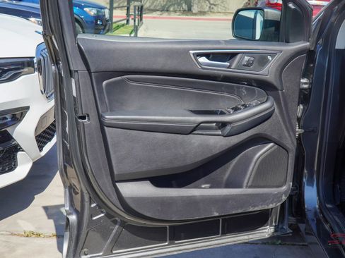 Used 2019 Ford Edge Titanium w/ Equipment Group 301A image 13