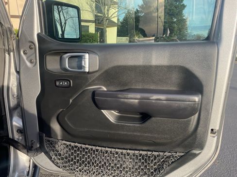 Used 2018 Jeep Wrangler Unlimited Sport S image 54