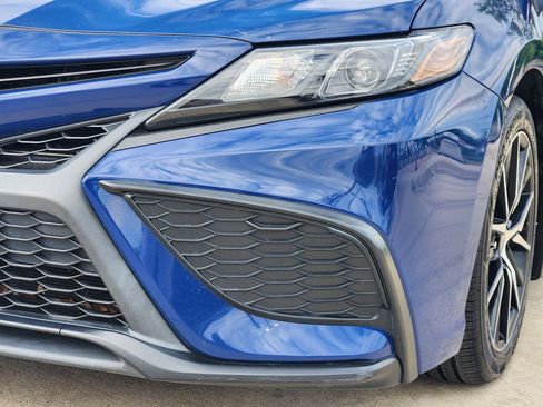 Used 2023 Toyota Camry SE image 9