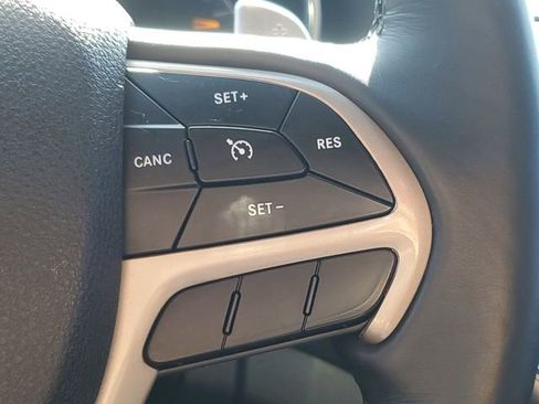 Used 2017 Jeep Grand Cherokee Laredo w/ Quick Order Package 23E AWD/4WD image 25
