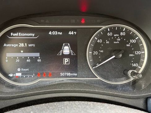 Used 2023 Nissan Versa SV image 19