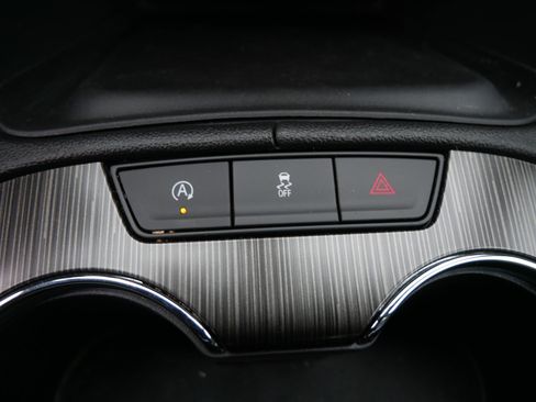 Used 2023 GMC Acadia SLT w/ LPO, Floor Liner Package image 30