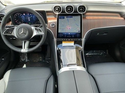 New 2025 Mercedes-Benz GLC 350e 4MATIC image 4