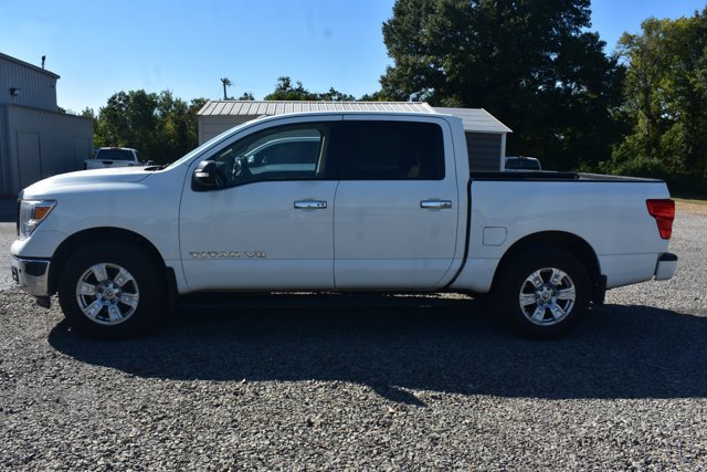 Used 2018 Nissan Titan SV w/ SV Convenience Package AWD/4WD image 7