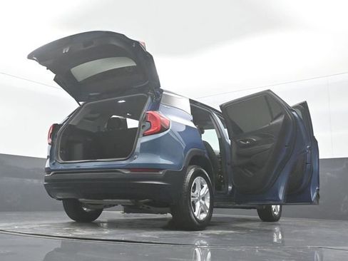 Used 2024 GMC Terrain SLE image 29
