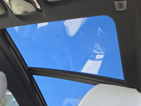 Used 2026 BMW X5 xDrive40i w/ Premium Package image 14