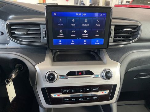 Used 2021 Ford Explorer 4WD w/ Class III Trailer Tow Package image 23