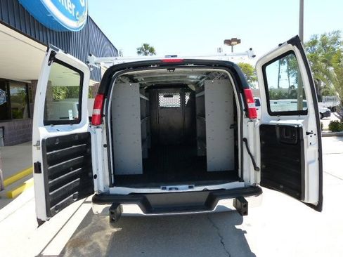 Used 2022 Chevrolet Express 2500 w/ Driver Convenience Package image 13