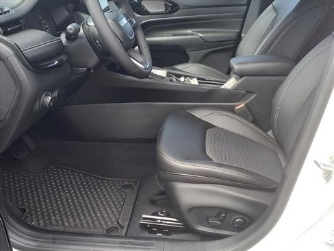 Used 2023 Jeep Compass Altitude w/ Sun and Sound Group image 8