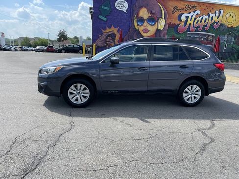 Used 2017 Subaru Outback 2.5i Premium AWD/4WD image 2