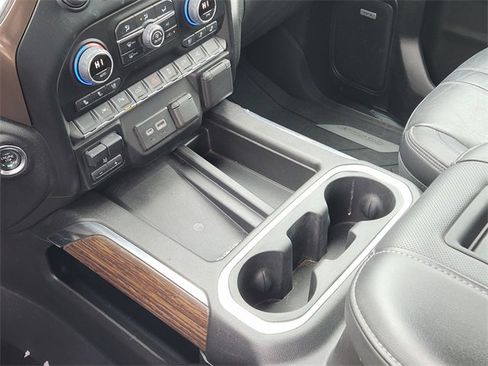 Certified 2022 Chevrolet Silverado 1500 High Country w/ Technology Package image 20