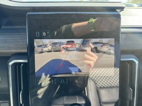 Used 2025 GMC Acadia Denali image 26