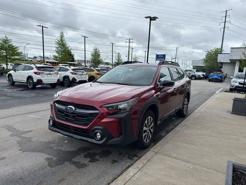 Used 2024 Subaru Outback Premium AWD/4WD image 7