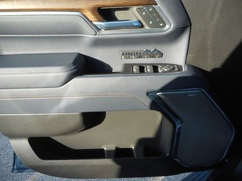 Used 2024 Chevrolet Silverado 1500 High Country w/ High Country Premium Package image 11